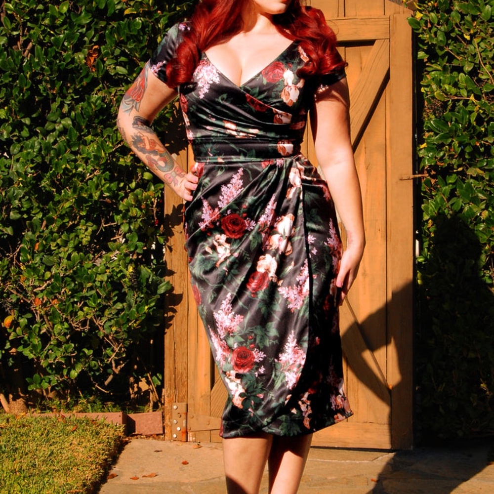 Final Sale - Ava Faux Wrap Wiggle Dress In Dark Bella Roses Satin